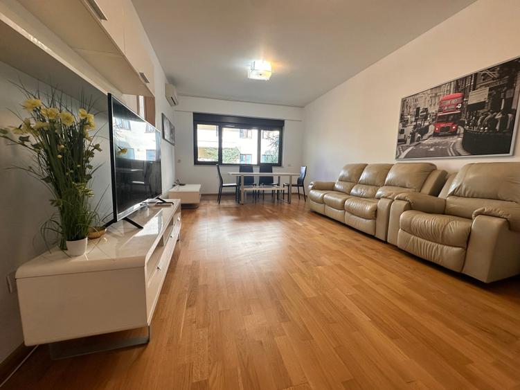 Apartament cu 3 camere semidecomandat în Herăstrău