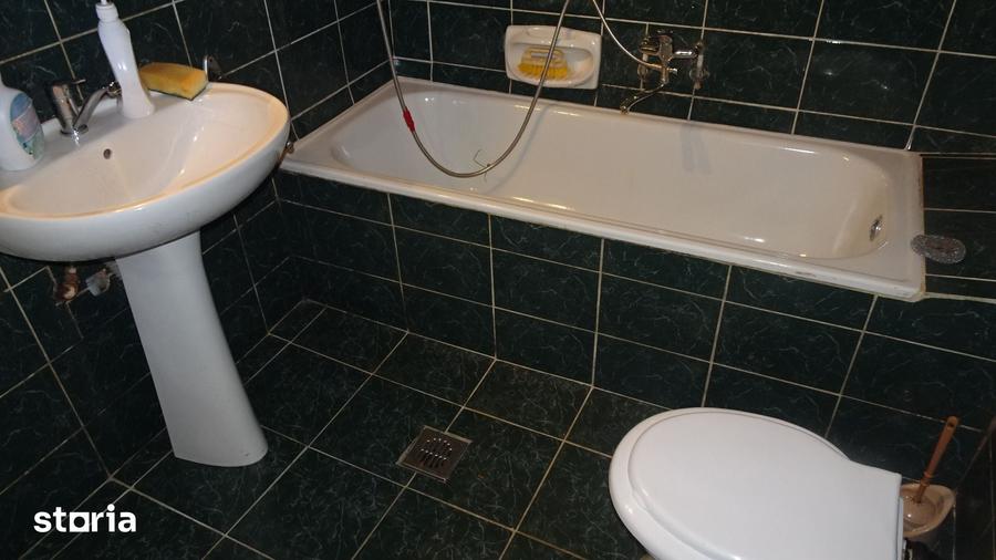 Casă cu 5 camere cu Teren 3450 Mp în Horea
