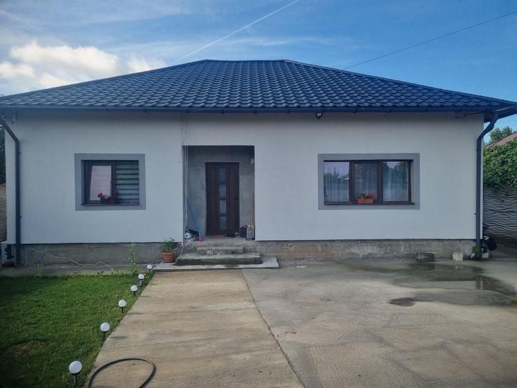 Casă cu 4 camere în Milești