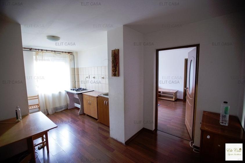 Apartament cu 3 camere semidecomandat, mobilat în Tătărași