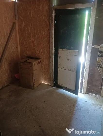 Casă cu 2 camere cu Teren 400 Mp în Pietrăria