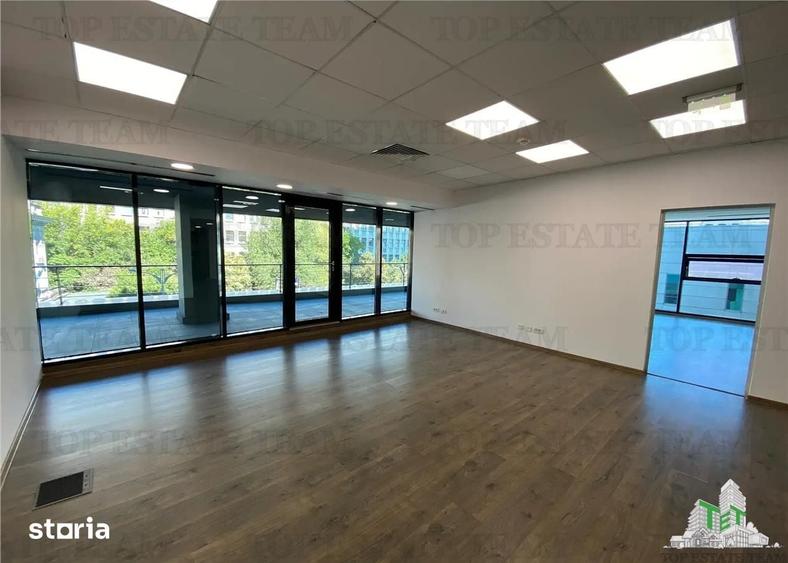 Spațiu comercial, de 400 mp, în Romană
