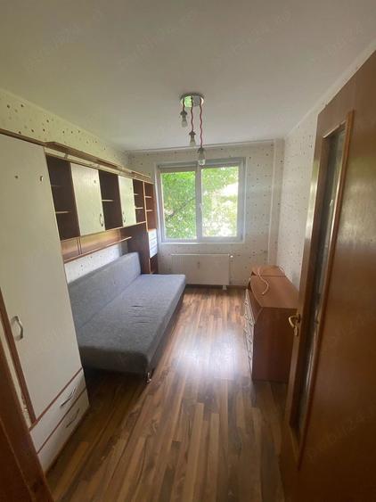 Apartament cu 4 camere decomandat în Ozana