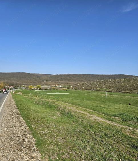 Teren de 7200 mp, în Crețești