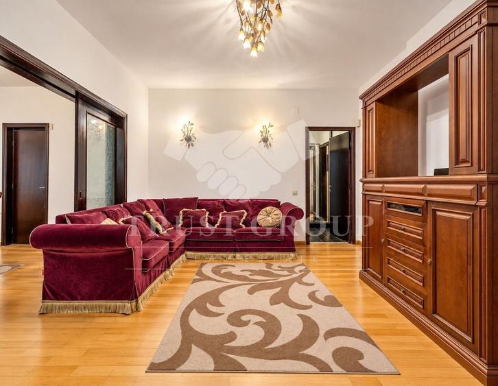 Apartament cu 8 camere decomandat, mobilat în Cotroceni