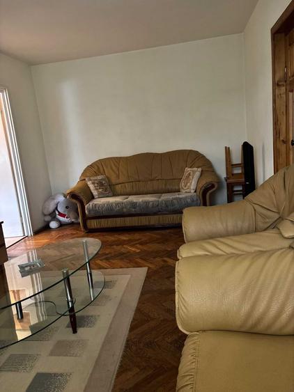 Apartament cu 3 camere semidecomandat în Țiglina 1