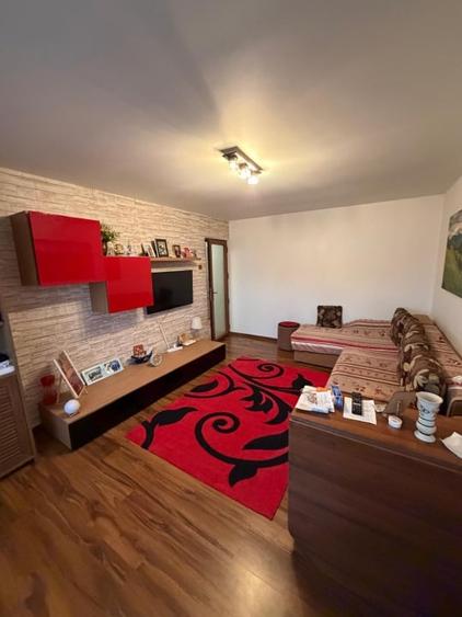 Apartament cu 3 camere decomandat, mobilat în Valea Rosie