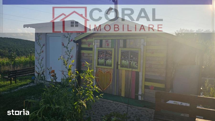 Teren de 2200 mp, în Cârjiți