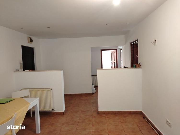 Apartament cu 3 camere decomandat în Republicii