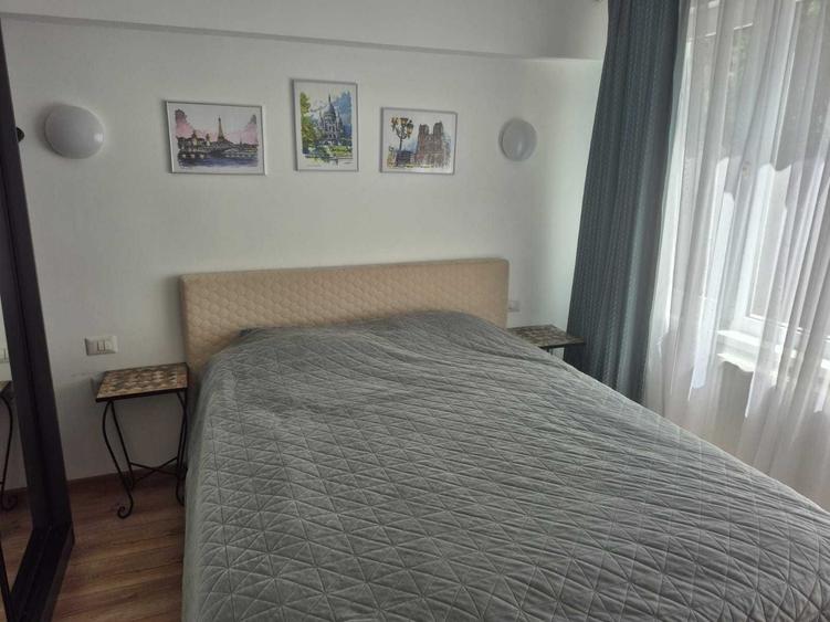 Apartament cu 3 camere semidecomandat, mobilat în Central