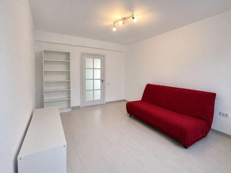 Apartament cu 3 camere decomandat, mobilat în Tractorul