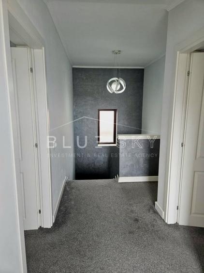 Duplex cu 7 camere cu Canalizare în Cumpăna