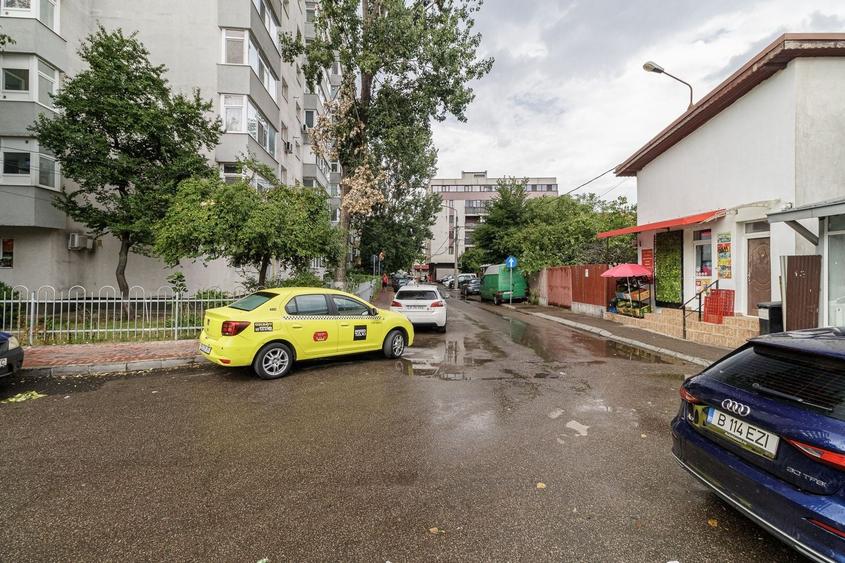 Garsonieră decomandată, mobilată în Titan