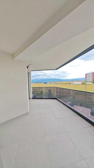 Apartament cu 3 camere decomandat în Sud