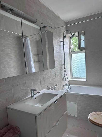Apartament cu 2 camere semidecomandat în Bucșinescu