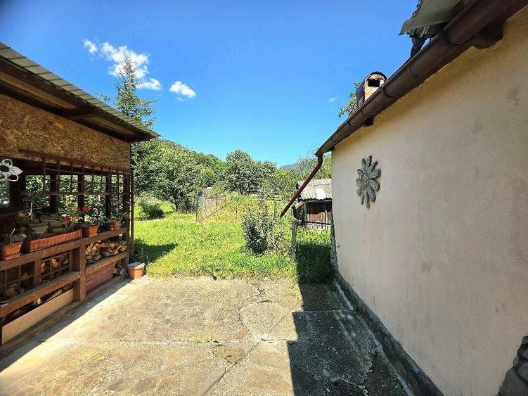 Casă cu 5 camere cu Teren 2800 Mp în Central