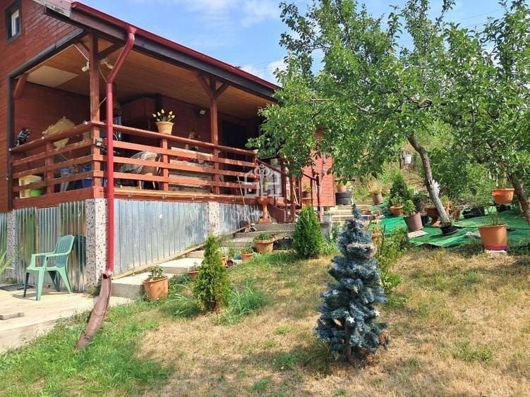 Casă individuală cu 2 camere cu Canalizare în Surani