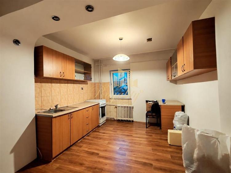Apartament cu 2 camere semidecomandat, mobilat în Soarelui