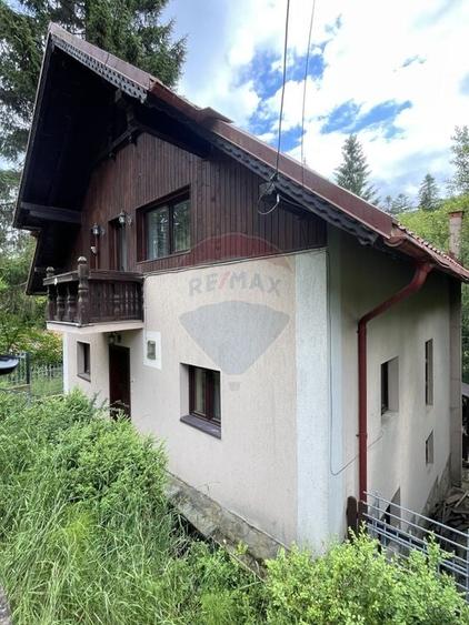 Casă individuală cu 6 camere cu Teren 400.7200012207 Mp în Cioplea