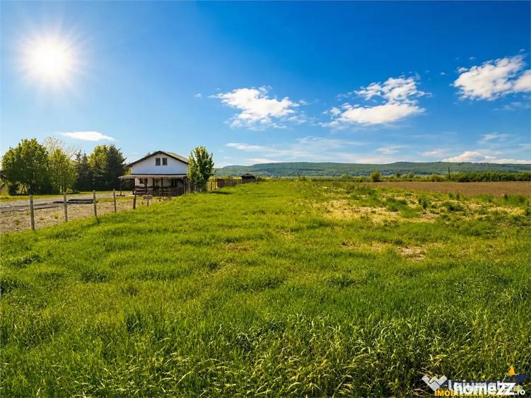 Teren de 3400 mp, în Dumbrăvioara