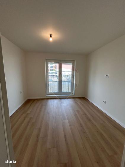 Apartament cu 3 camere în Tractorul