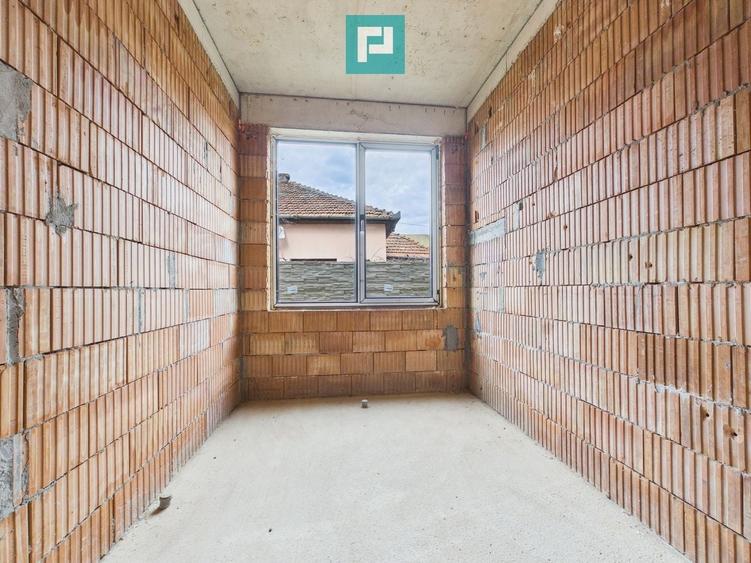 Casă individuală cu 7 camere cu Piscina în Pârneava