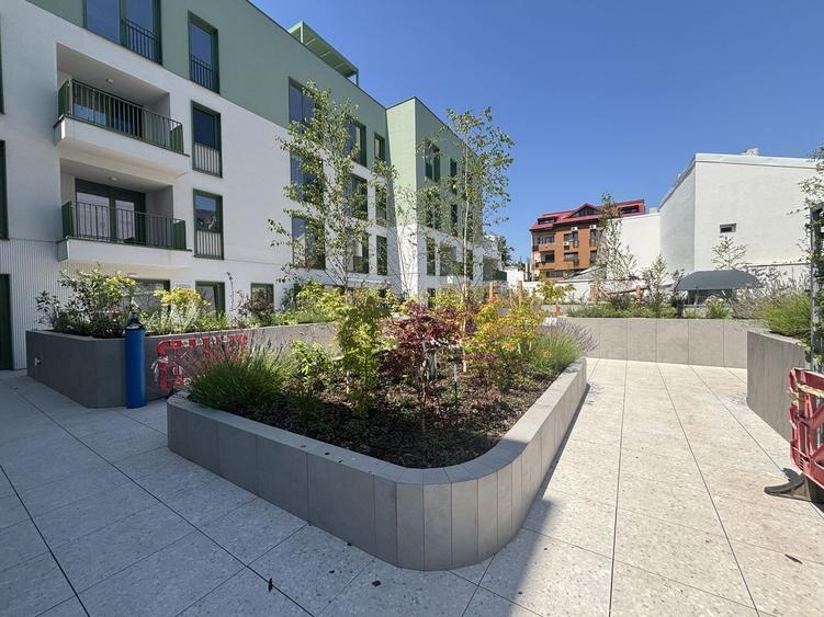 Apartament cu 2 camere semidecomandat, mobilat în Mihai Bravu