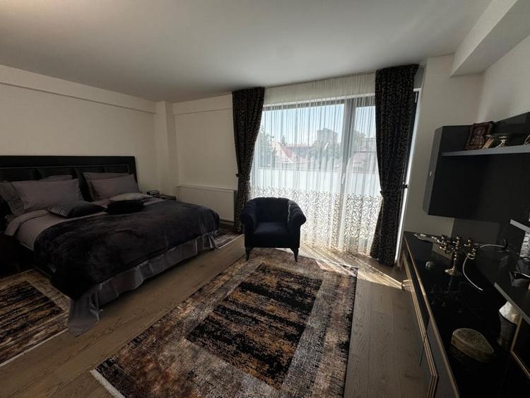 Apartament cu 4 camere decomandat, mobilat în Sud