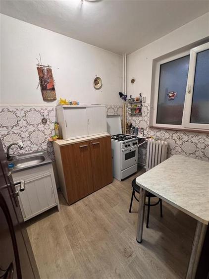 Apartament cu 3 camere decomandat în Berceni