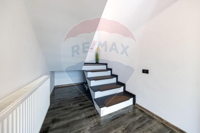 Casă individuală cu 3 camere cu Teren 400 Mp în Sânpetru
