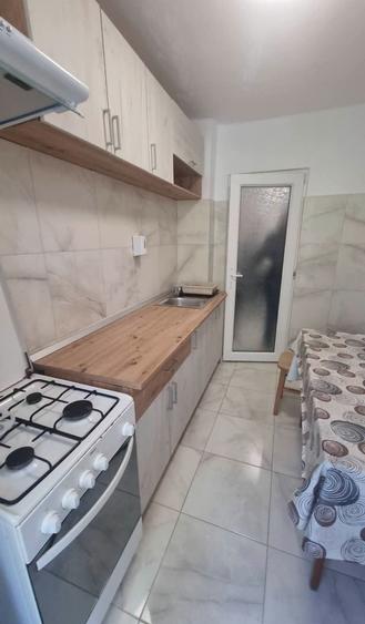 Apartament cu 2 camere decomandat în Exterior Vest