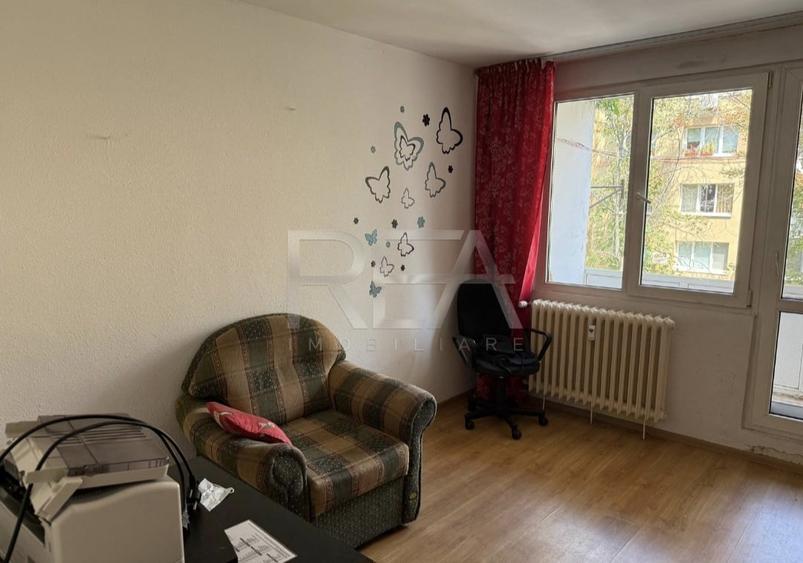 Apartament cu 3 camere semidecomandat, mobilat în Drumul Taberei