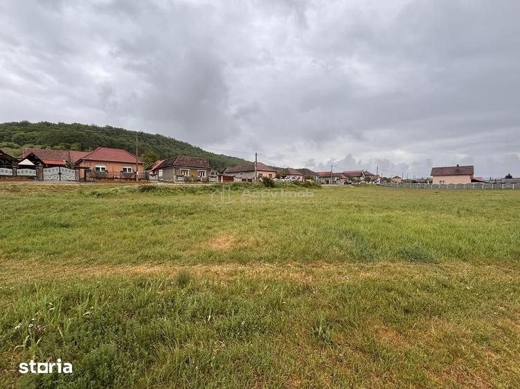 Teren de 2145 mp, în Hidiș