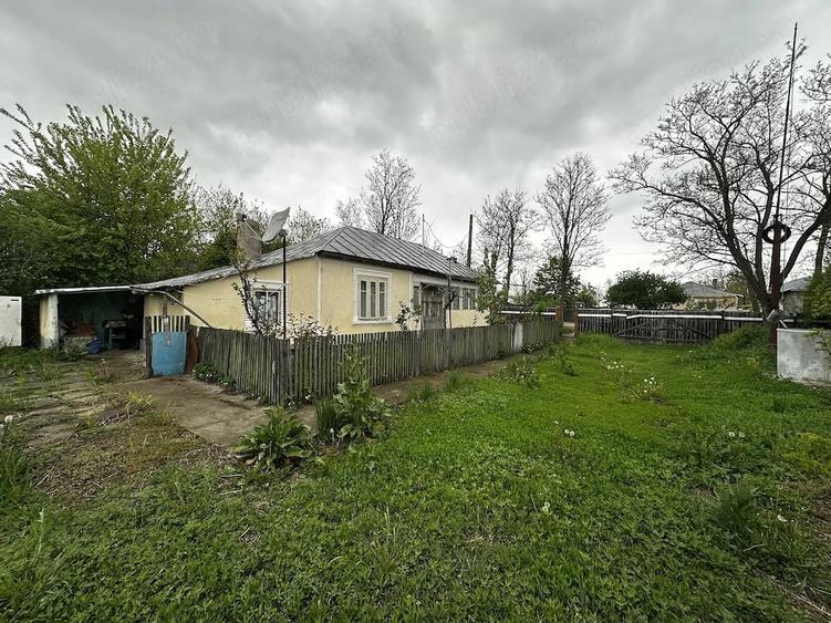 Casă cu 3 camere cu Teren 1300 Mp în Tudor Vladimirescu