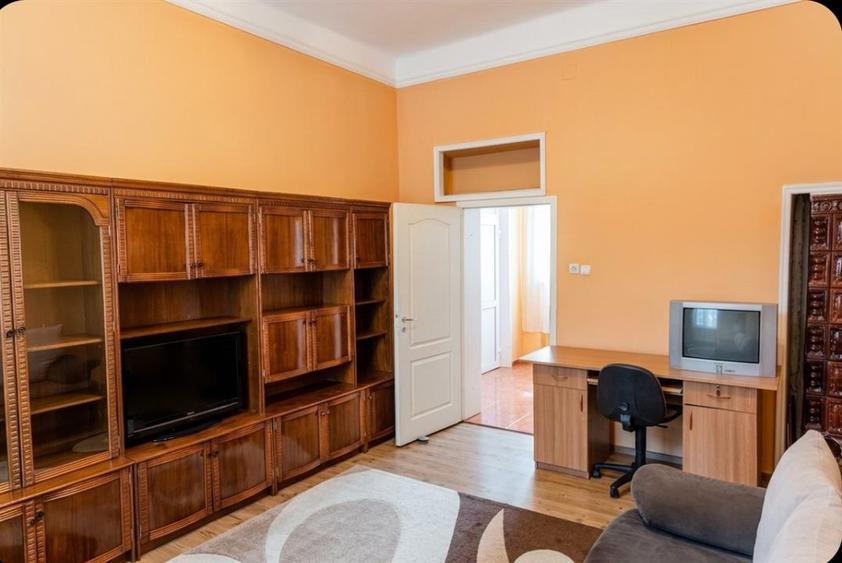 Casă cu 3 camere cu Canalizare în Ultracentral