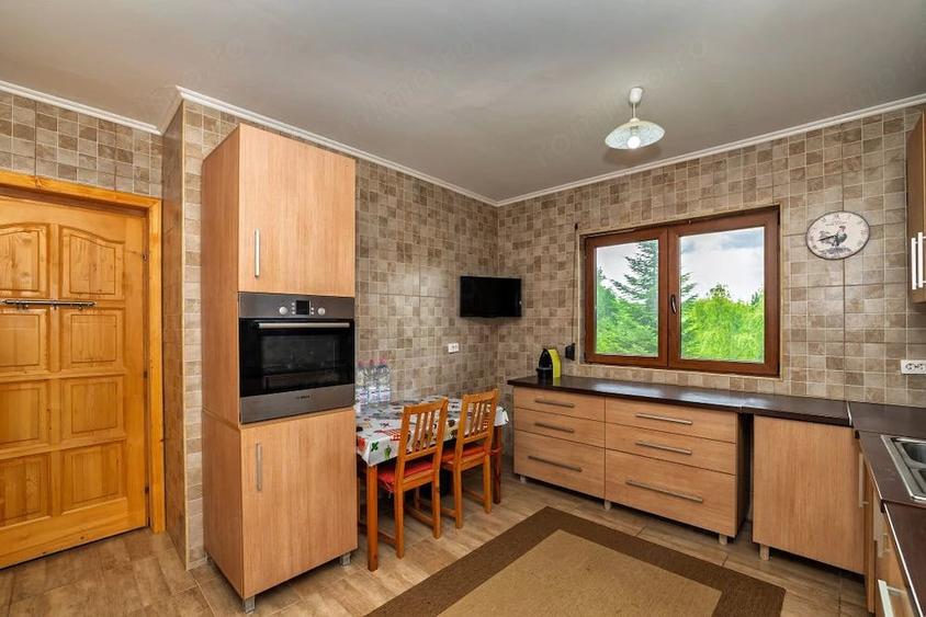 Casă cu 3 camere cu Teren 6290 Mp în Corbi
