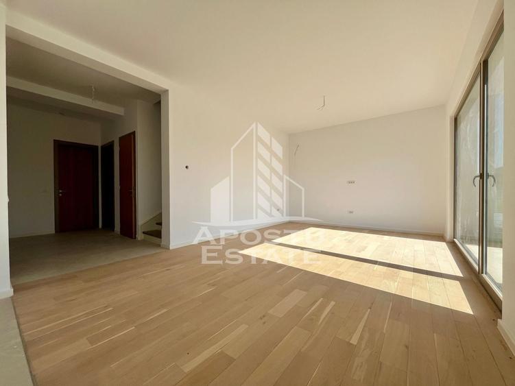 Duplex cu 4 camere cu Canalizare în Dumbrăvița