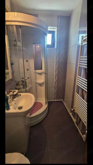 Apartament cu 3 camere decomandat în Plantelor