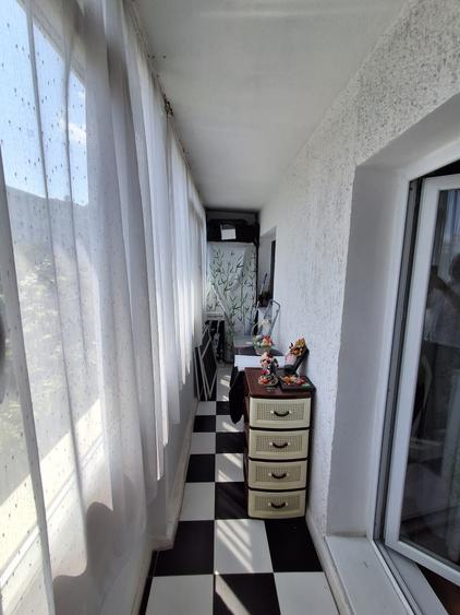 Apartament cu 3 camere semidecomandat în 13 Septembrie