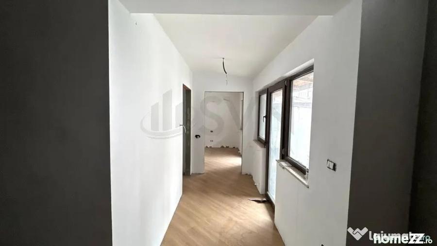 Casă cu 11 camere cu Teren 341 Mp în Dudești
