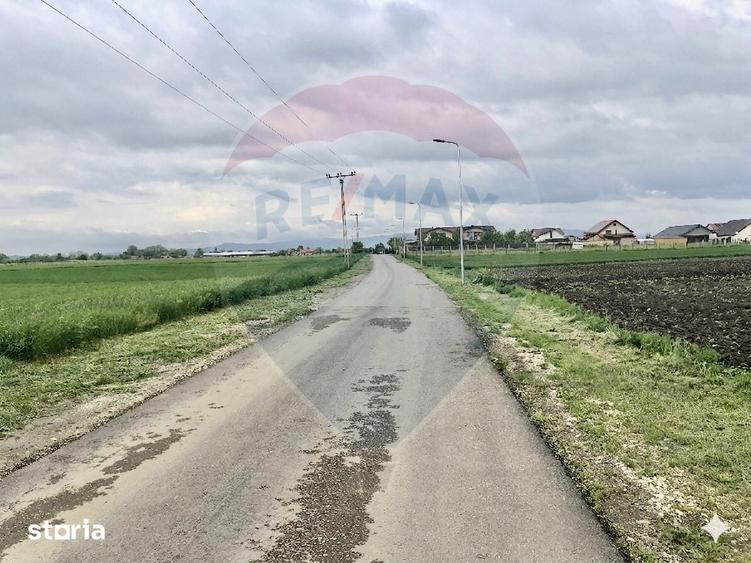 Teren de 3250 mp, în Stupini