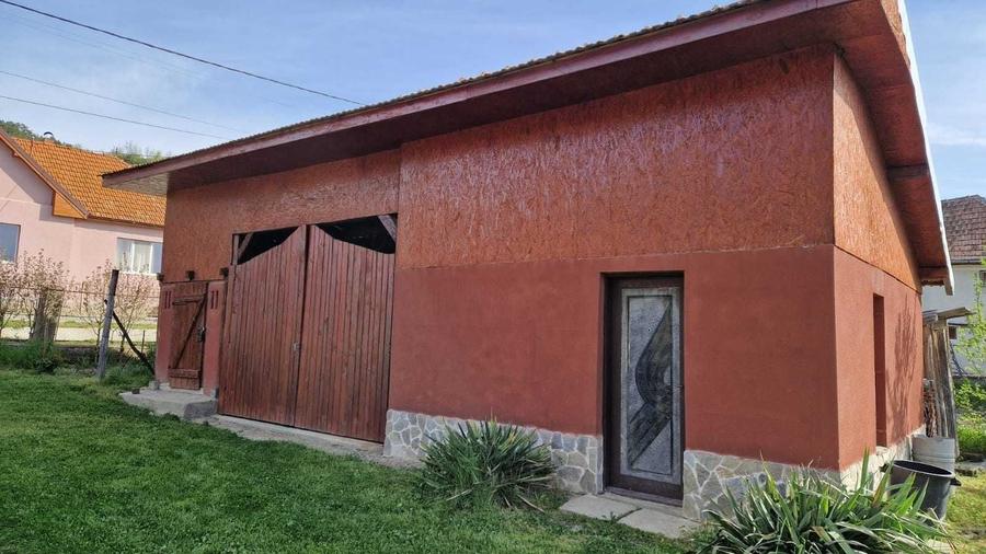 Casă cu 2 camere cu Teren 2700 Mp în Măhăceni
