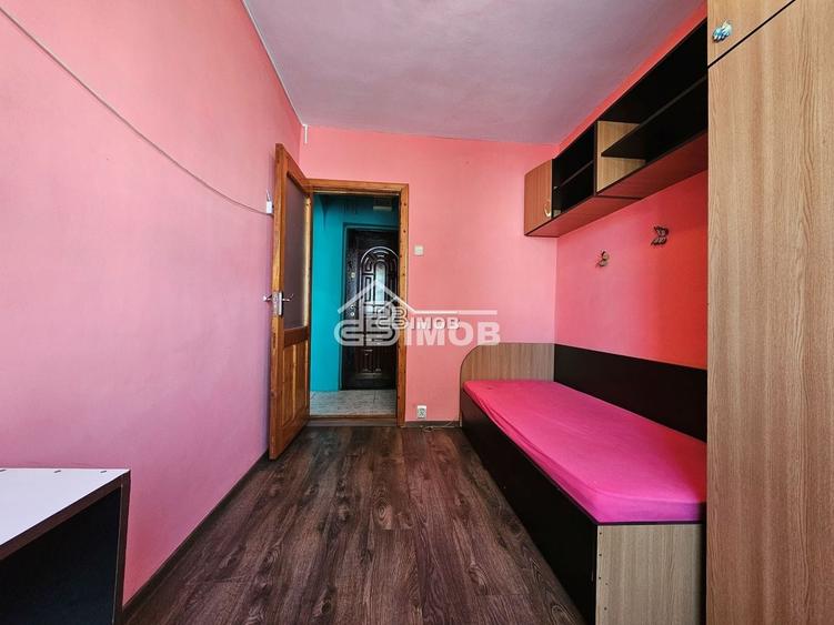 Apartament 3 camere, Micro 6 – etaj 1, centrală proprie, mobilat - 4