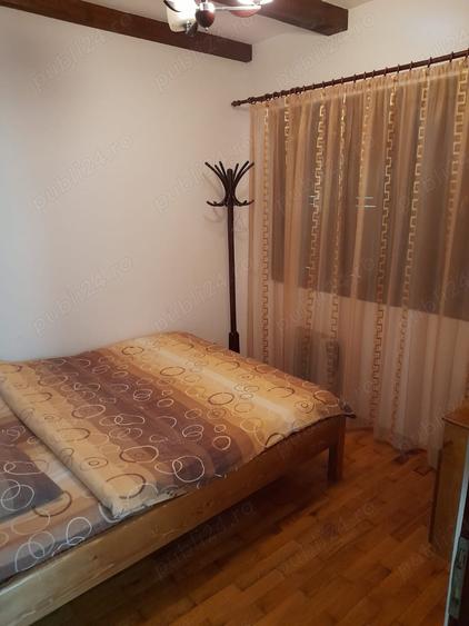 Casă cu 5 camere în Poiana