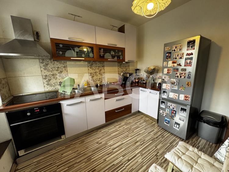 Apartament cu 3 camere decomandat, mobilat în Mihai Viteazul