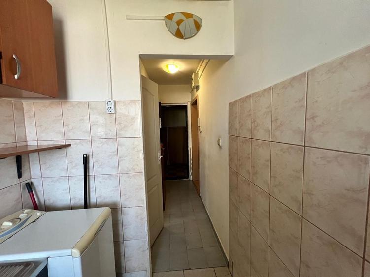 Garsonieră decomandată, mobilată în Complex Studențesc