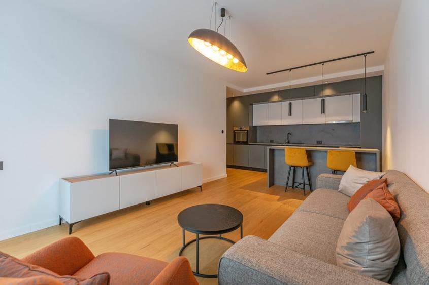 Apartament cu 2 camere decomandat, mobilat în Central