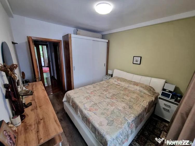 Apartament cu 3 camere semidecomandat în Peninsula