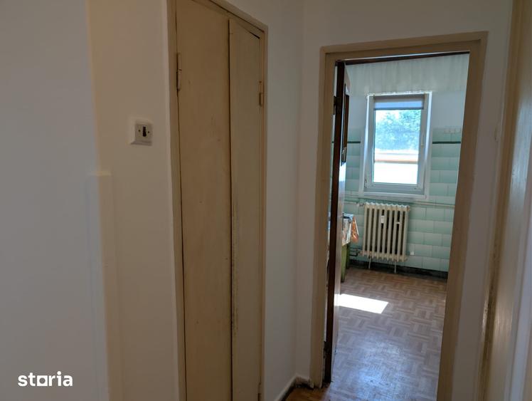 Apartament cu 3 camere semidecomandat în Nord