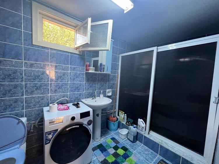 Casă cu 5 camere cu Teren 1500 Mp în Vladimirescu